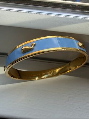 Vineyard Vines Gold-Tone Sky Blue Enamel Whale Bangle